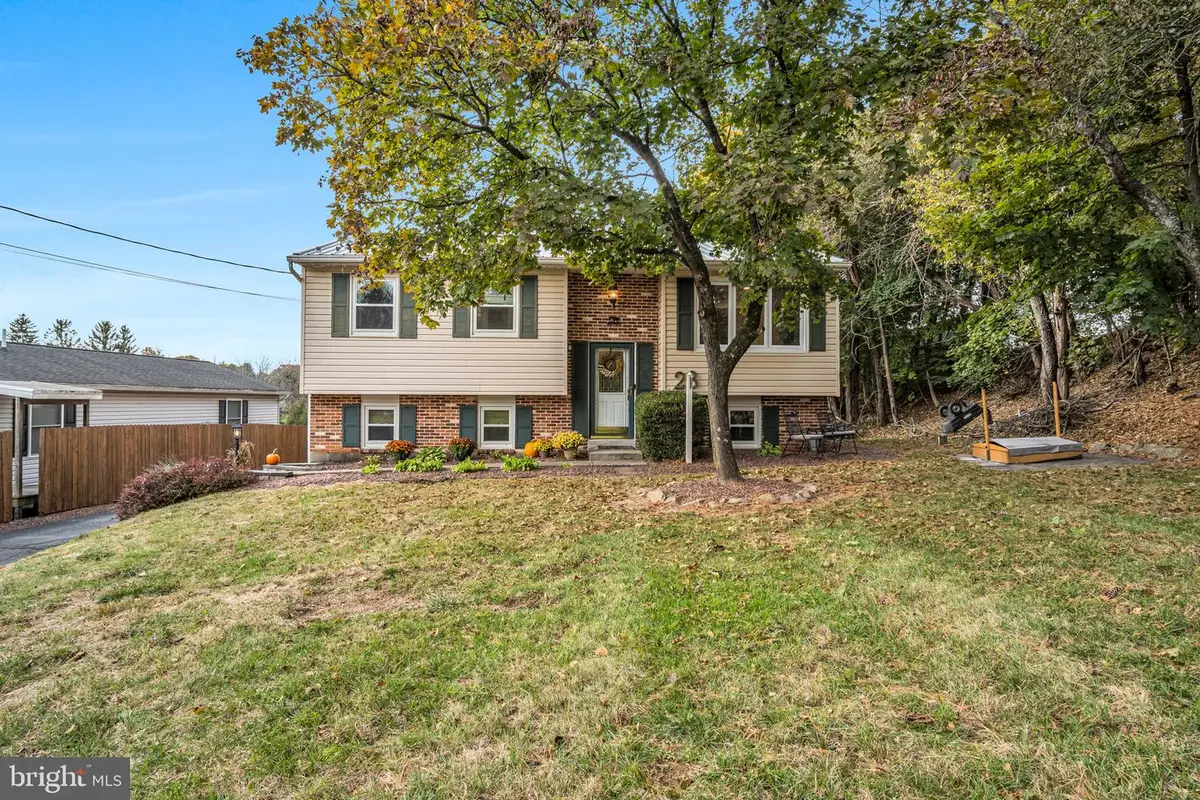 23 Roseglen Rd, Duncannon, PA 17020 - Image #1