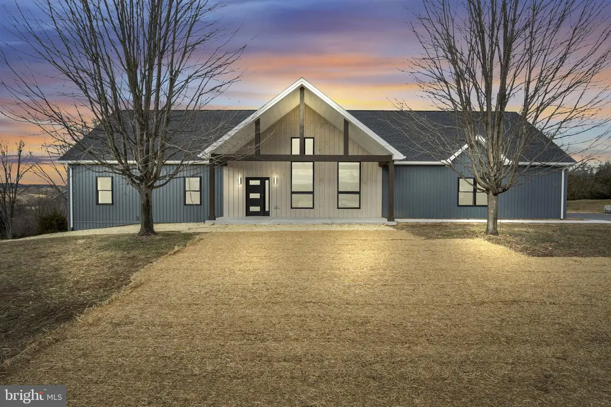 158 Sherby Ln, Shermans Dale, PA 17090 - Image #1