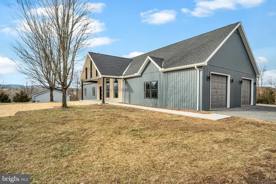 158 Sherby Ln, Shermans Dale, PA 17090 - Image #2