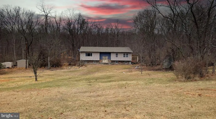 586 Old Limekiln Ln, Newport, PA 17074 - Image #2