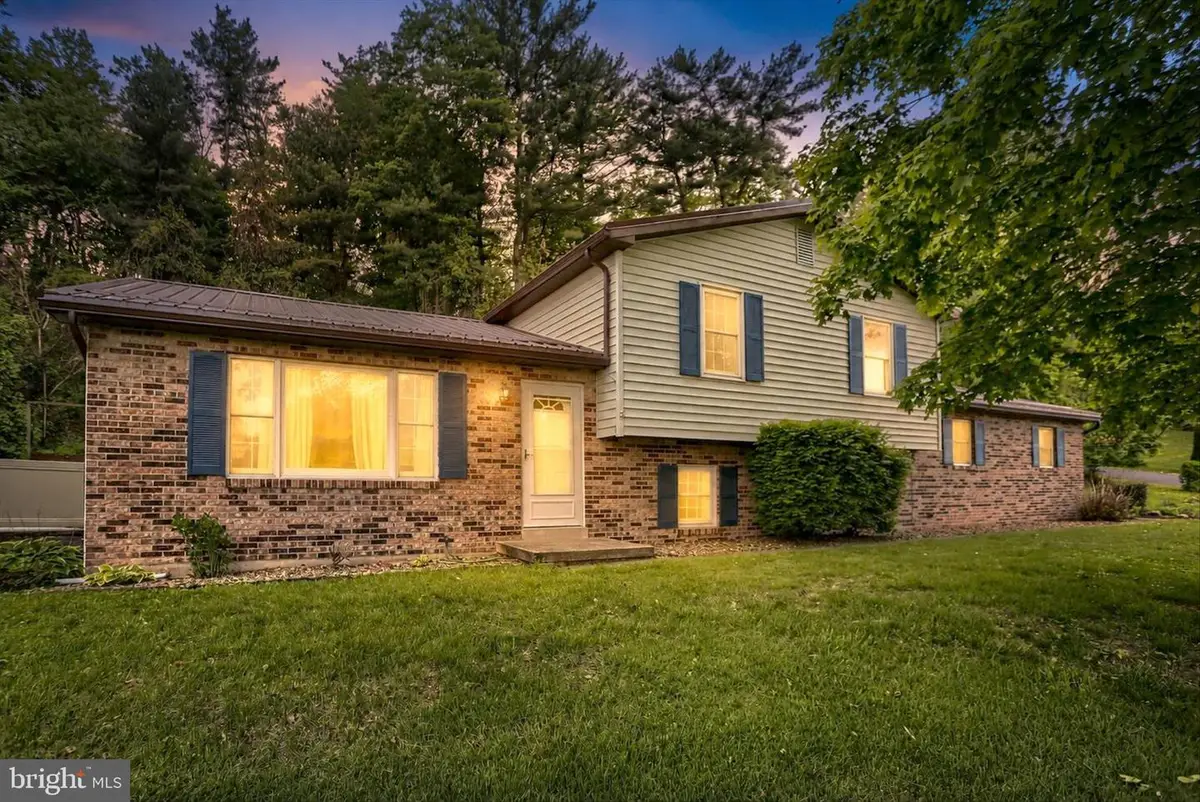 876 Campbell Dr, Newport, PA 17074 - #1