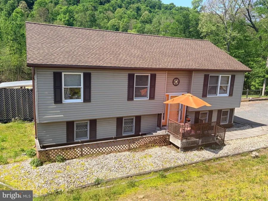 990 Greenbriar Rd, New Bloomfield, PA 17068 - #2