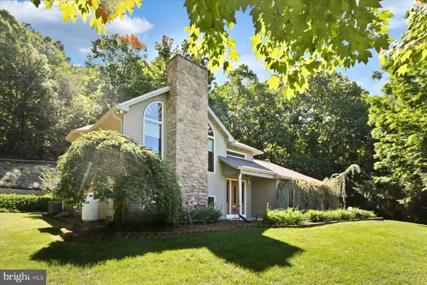 325 Mountain View Rd, SHERMANS DALE, PA 17090