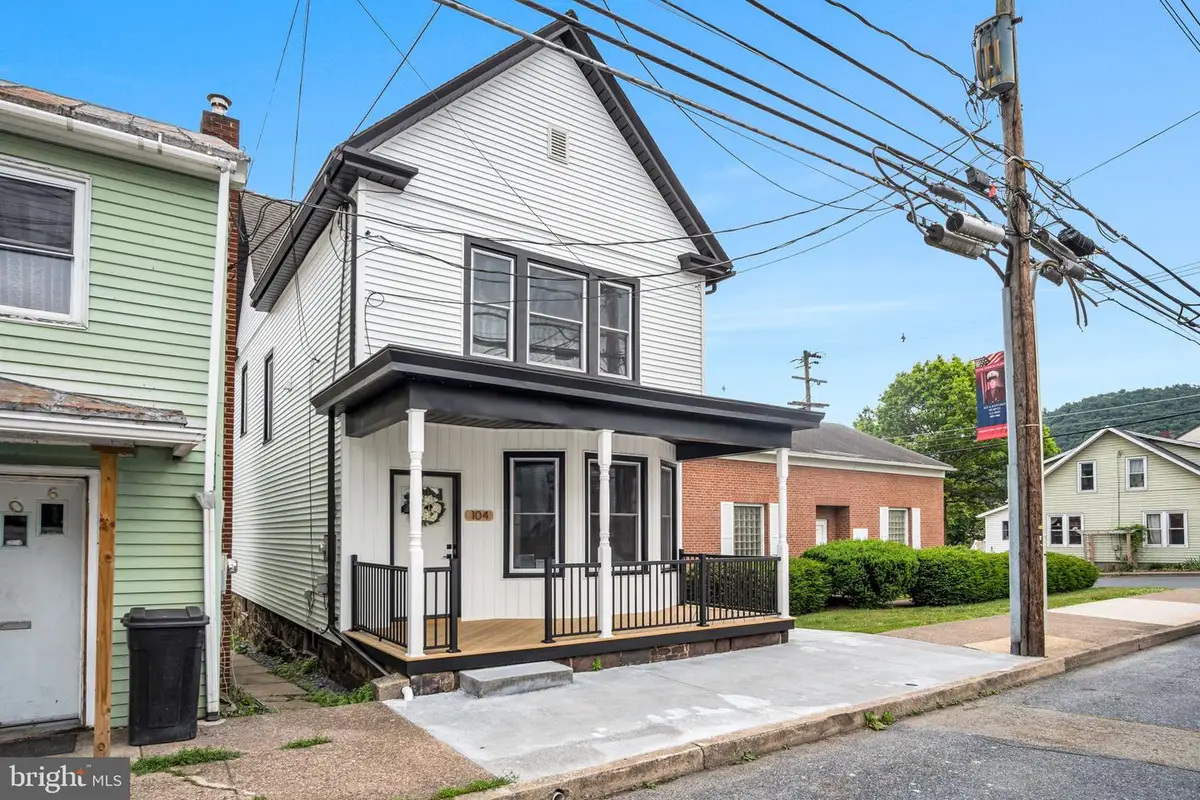 104 N High St, Duncannon, PA 17020 - #1
