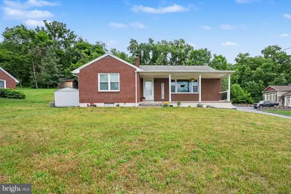 64 N Market St, MILLERSTOWN, PA 17062
