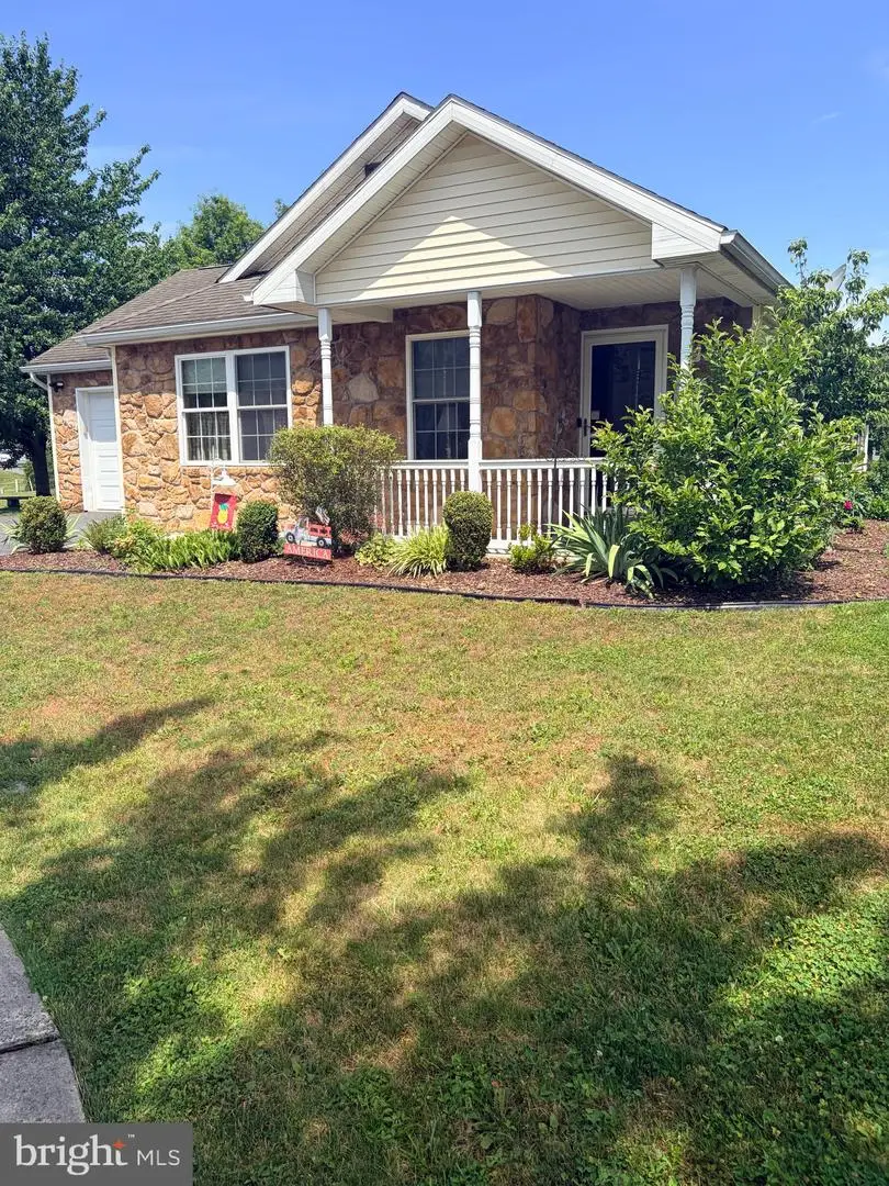 220 Patio Ct, New Bloomfield, PA 17068 - #3