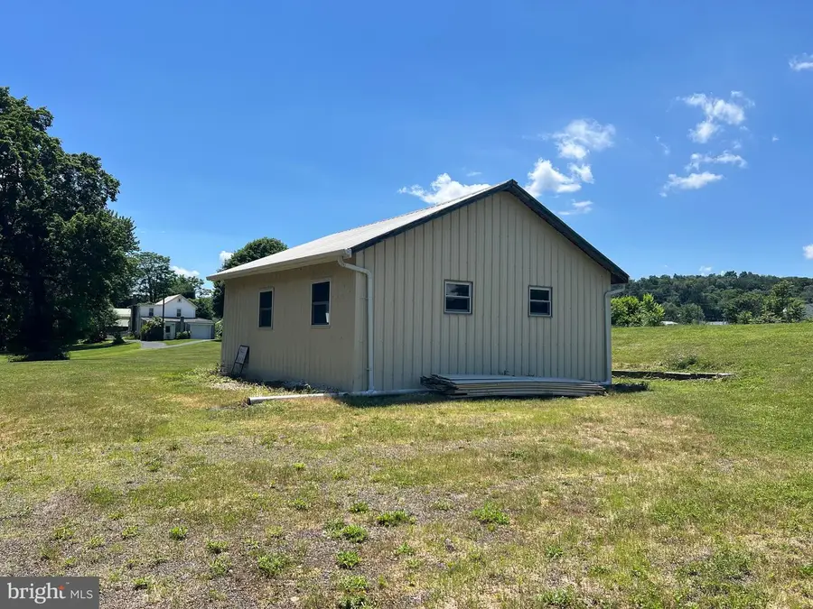 581 N Front St, Newport, PA 17074 - #3