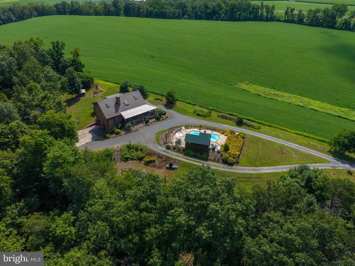 860 Old Ferry Rd, Millerstown, PA 17062 - #1