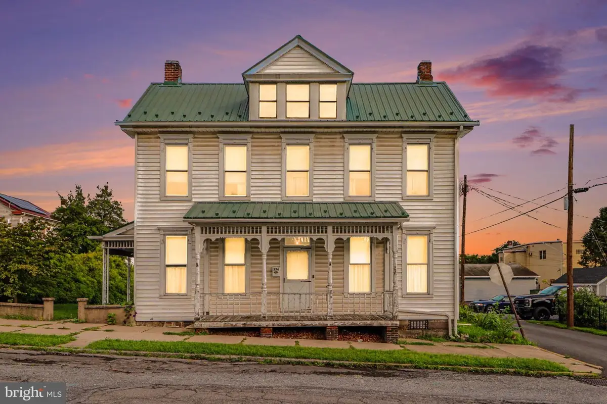 326 Mulberry St, Newport, PA 17074 - #1