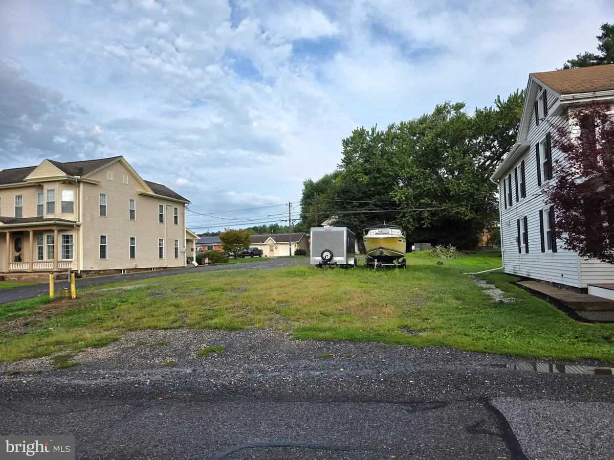 200 N Market St, Liverpool, PA 17045 - #1