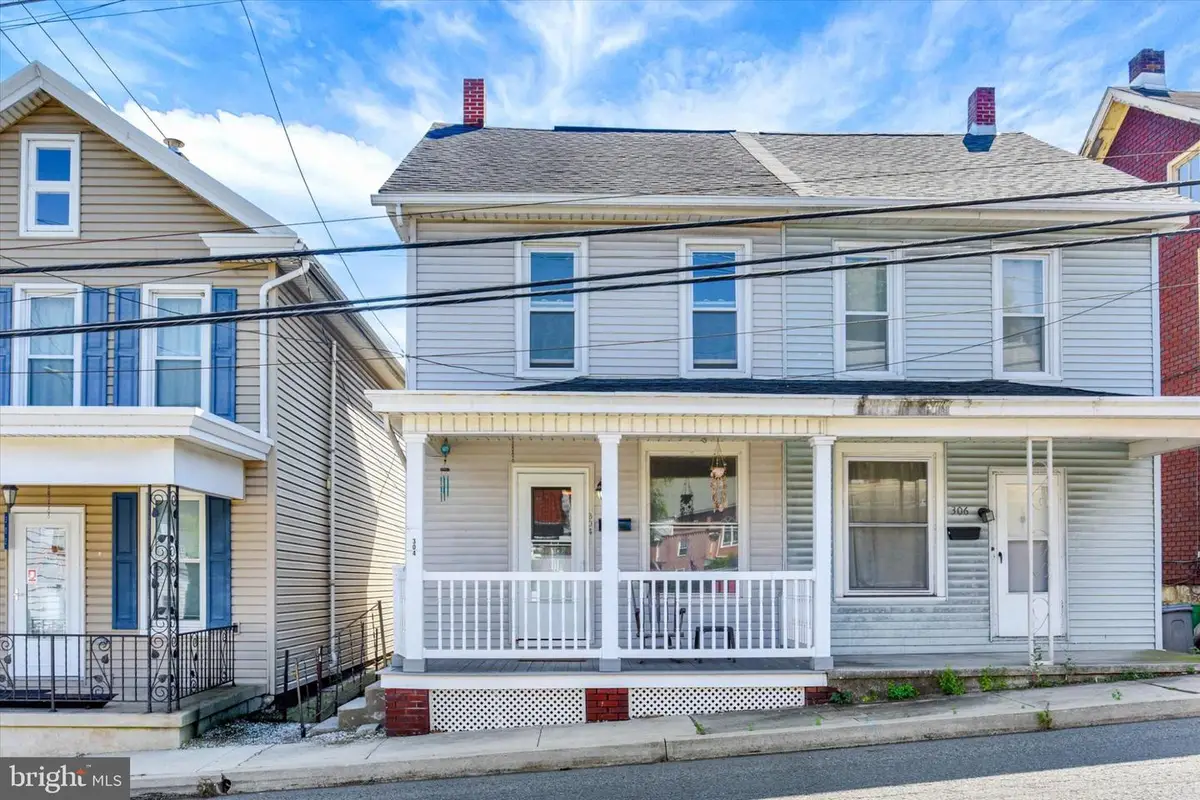 304 Valley St, Marysville, PA 17053 - #1