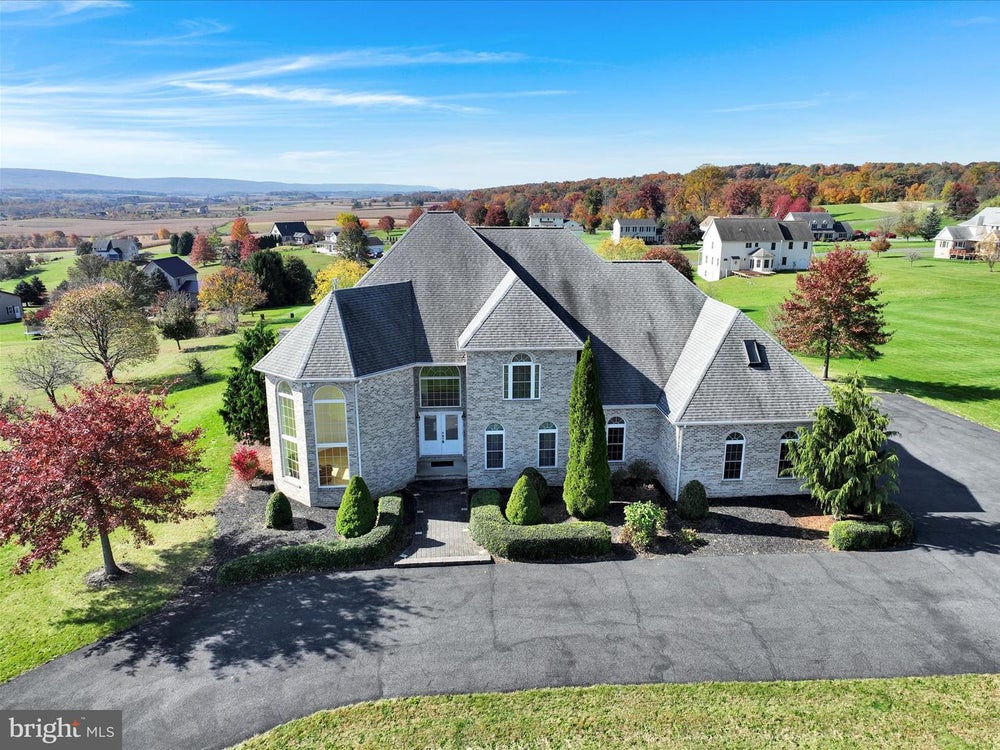30 White Dog Dr, SCHUYLKILL HAVEN, PA 17972 BHGRE