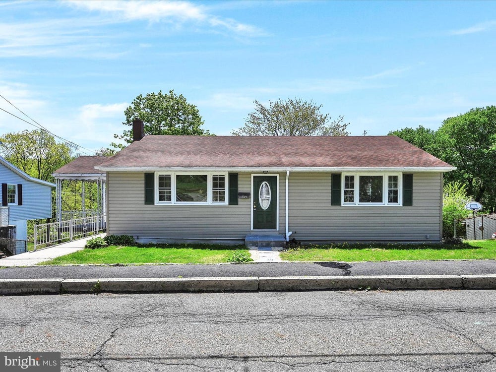 1349 Mount Hope Ave, POTTSVILLE, PA 17901 BHGRE