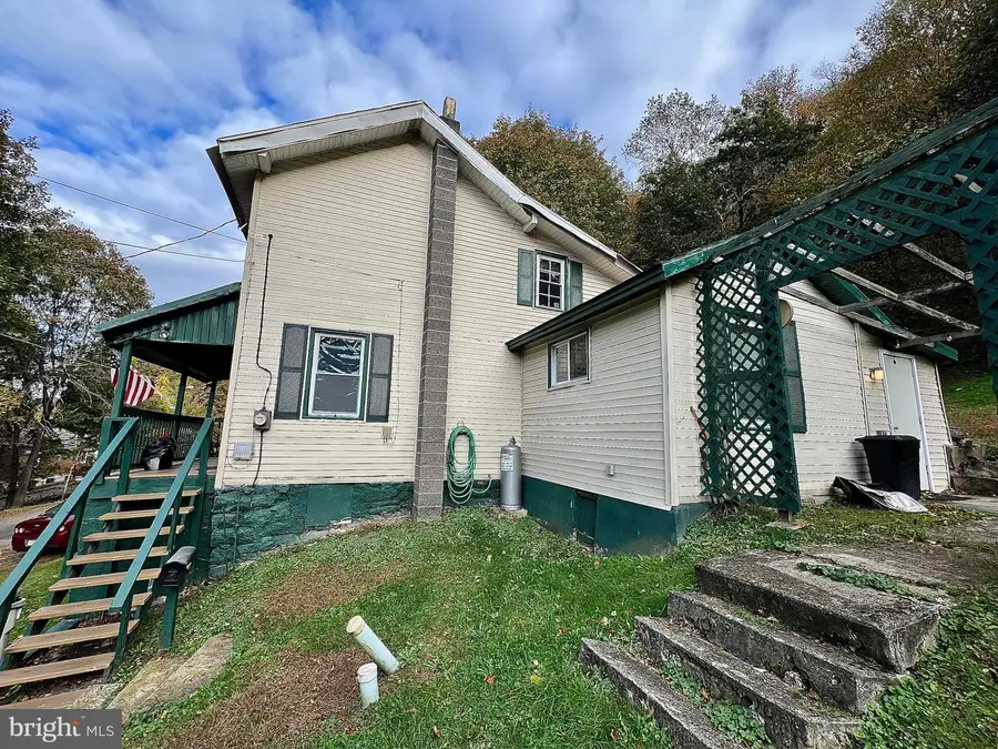 87 Railroad St, Girardville, PA 17935 - Image #2