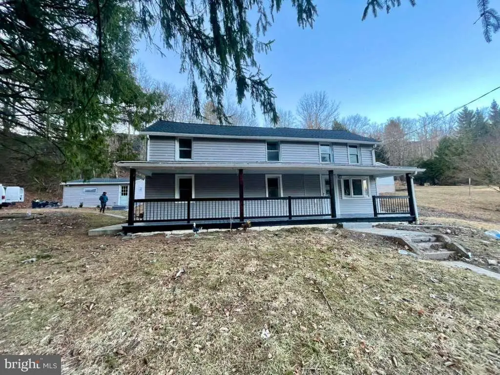 131 S Schaeffer Hill Rd, Pottsville, PA 17901 - #1