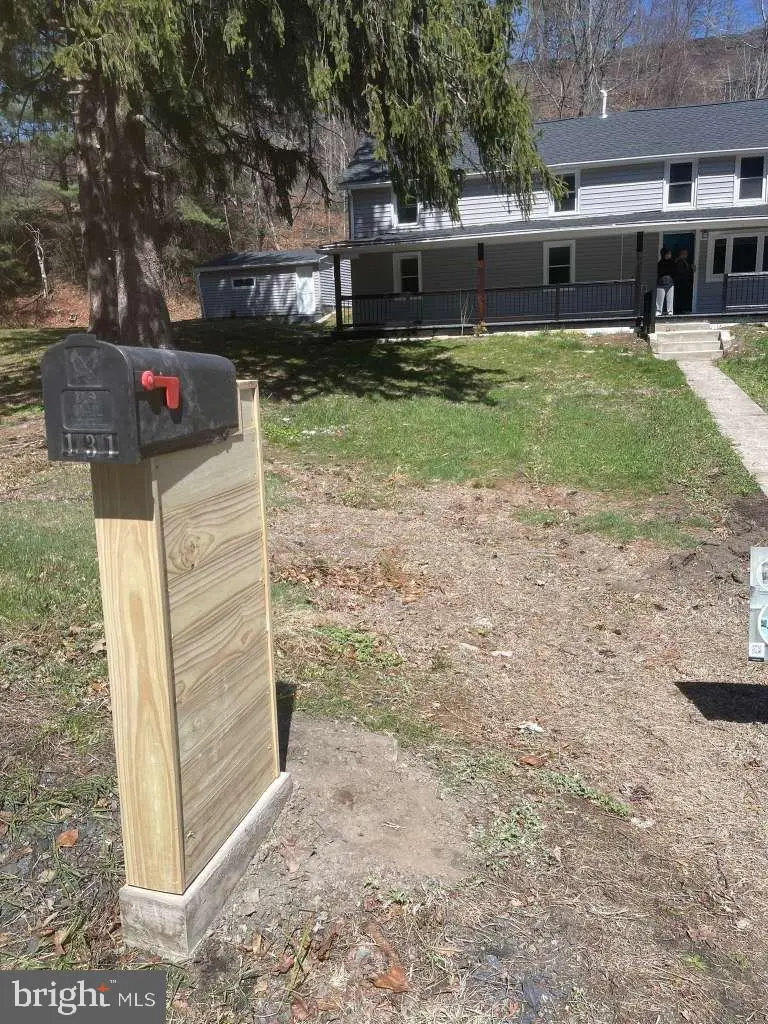 131 S Schaeffer Hill Rd, Pottsville, PA 17901 - #3