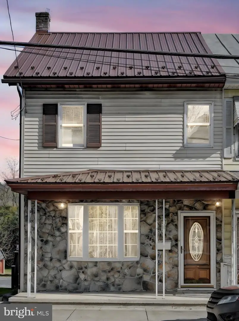 283 S Tulpehocken St, Pine Grove, PA 17963 - Image #1