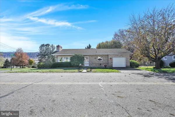 819 E Chestnut St, HEGINS, PA 17938