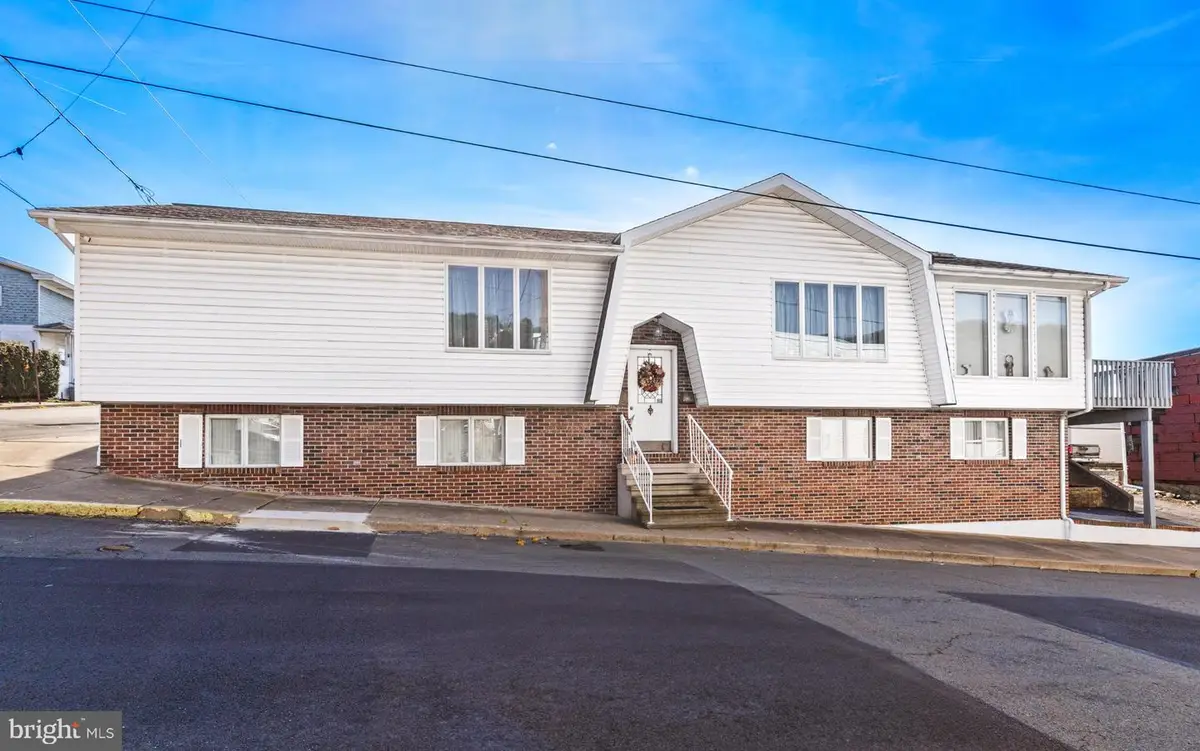 500 W Lloyd St, Shenandoah, PA 17976 - Image #1
