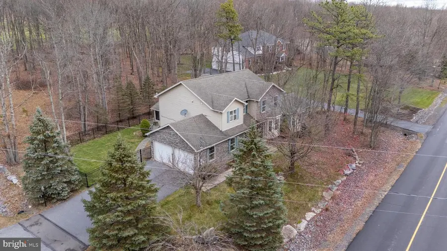 2 Pinewood Cir, Hazleton, PA 18202 - Image #3