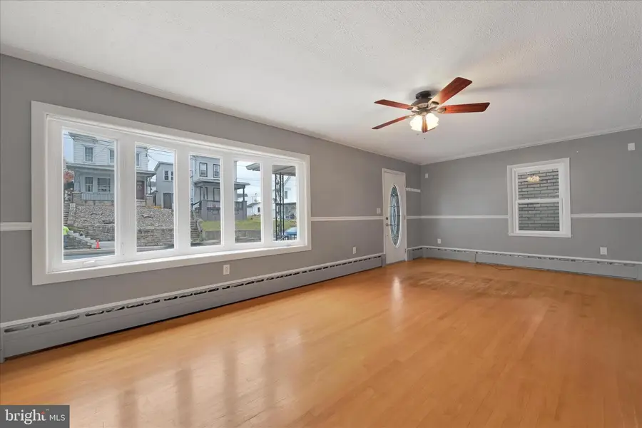 68 Center Ave, Schuylkill Haven, PA 17972 - Image #3