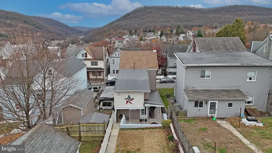 107 Clay St, Tamaqua, PA 18252 - Image #3