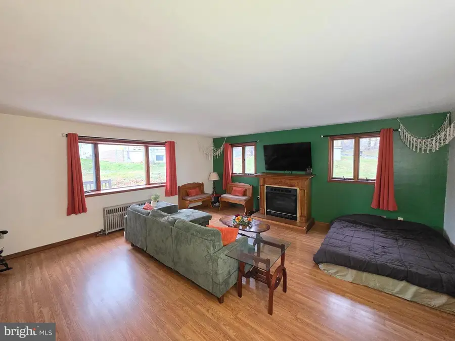 189 High Rd, Pottsville, PA 17901 - Image #2