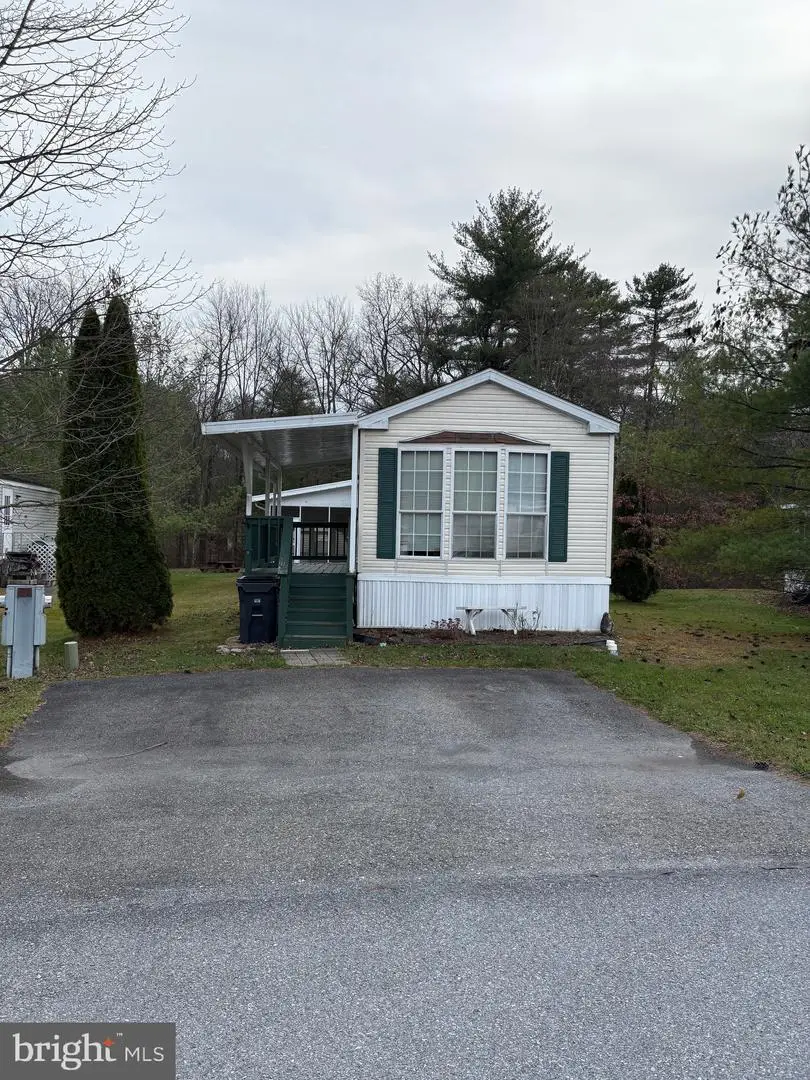 27 S Spirit Ct, New Ringgold, PA 17960 - Image #2