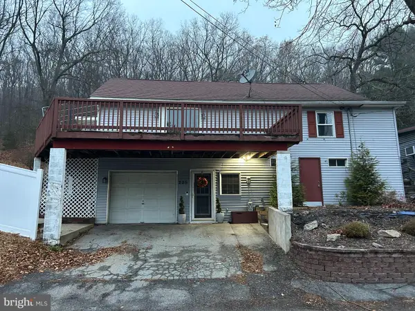 225 Owl Creek Rd, TAMAQUA, PA 18252