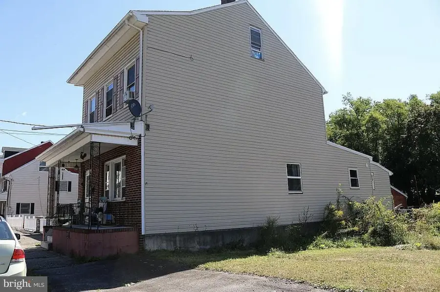 35 W Ogden St, Girardville, PA 17935 - Image #2