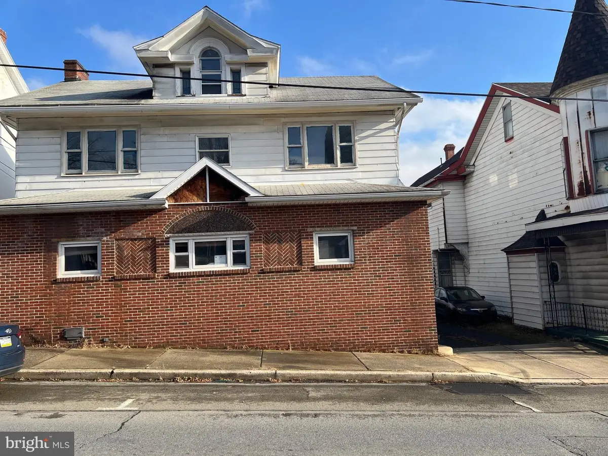 405 N Front St, Minersville, PA 17954 - Image #1