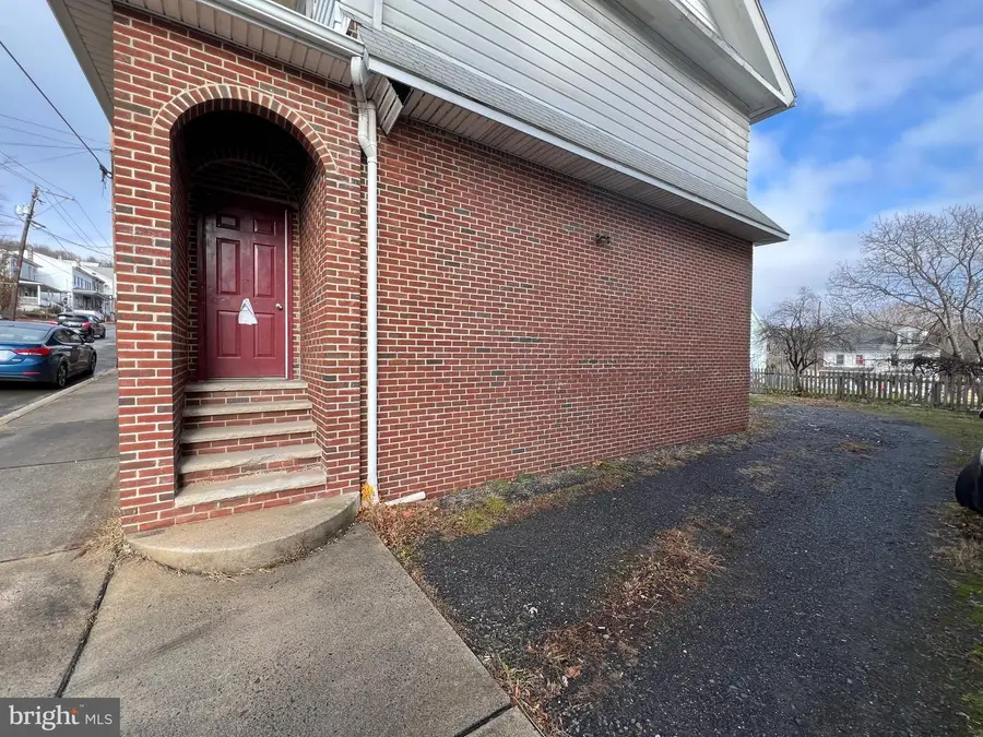 405 N Front St, Minersville, PA 17954 - Image #2