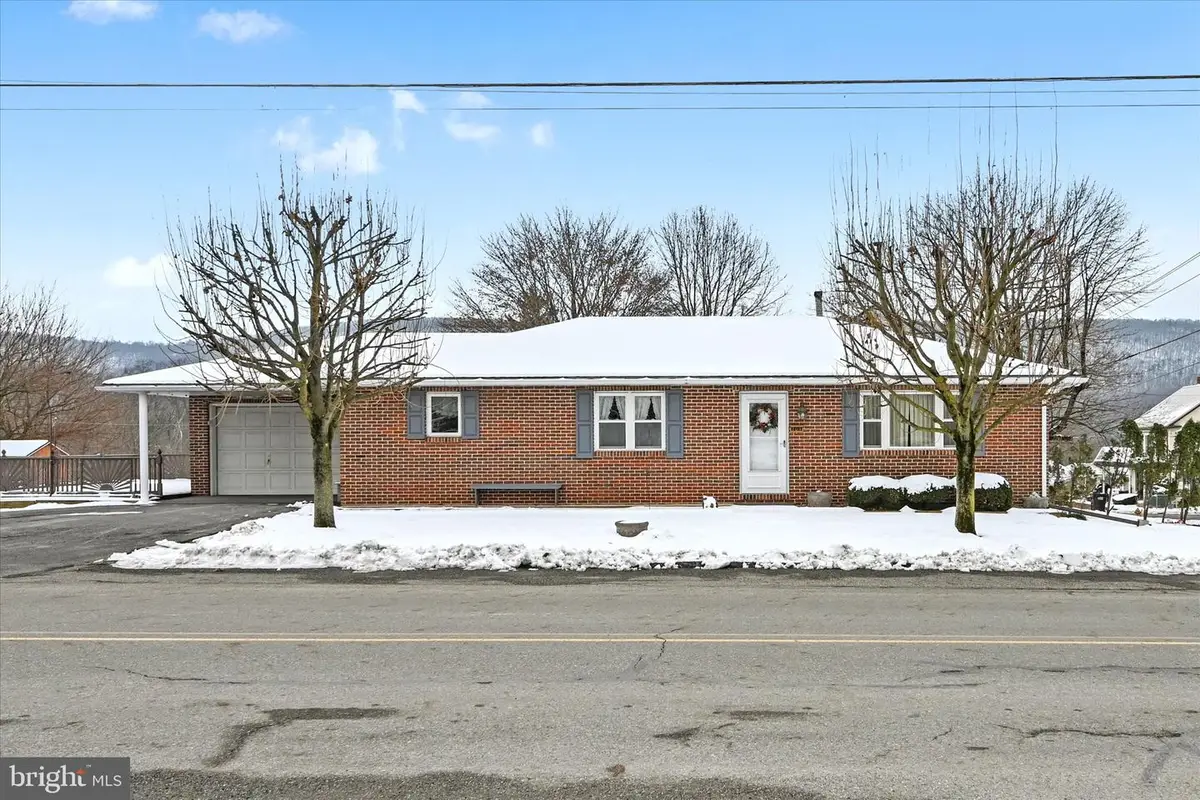 703 E Chestnut St, Hegins, PA 17938 - Image #1