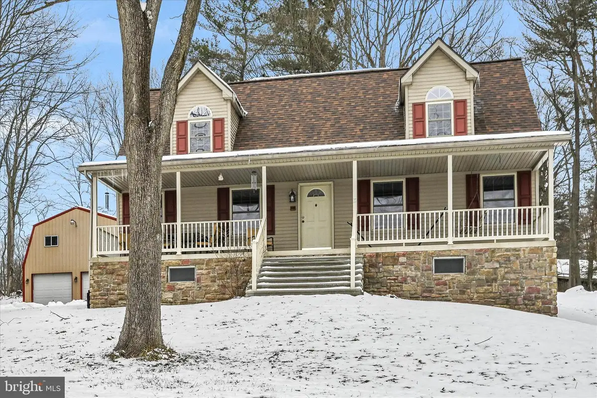 70 Oak Grove Rd, Pine Grove, PA 17963 - Image #1
