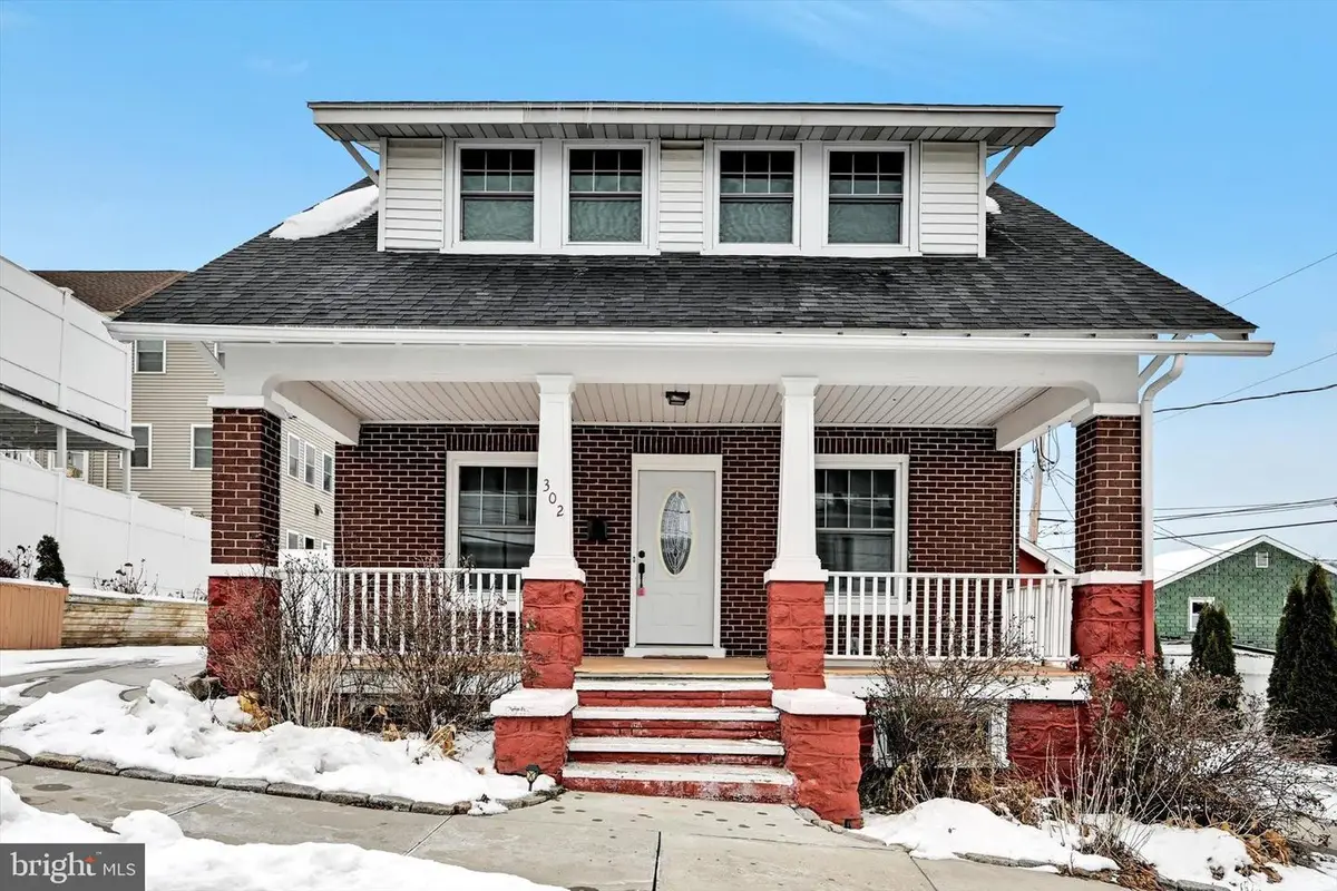302 Fleet St, Pottsville, PA 17901 - #1