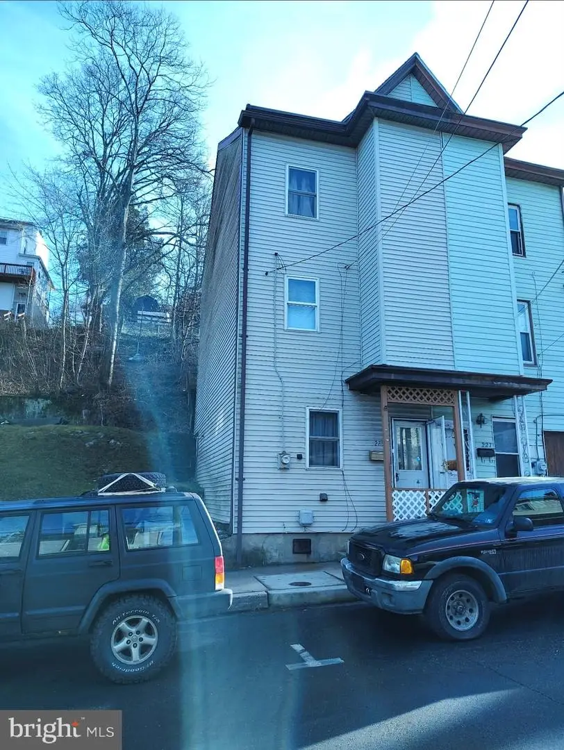 225 Laurel St, Minersville, PA 17954 - Image #2