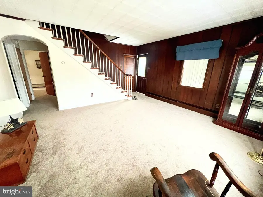 222 S Center St, Frackville, PA 17931 - Image #2