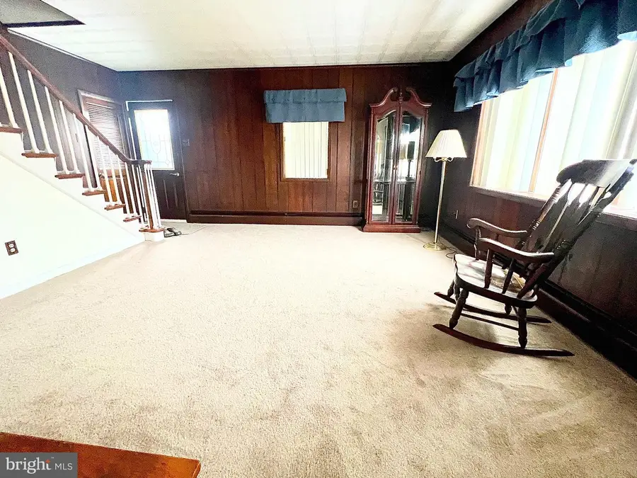 222 S Center St, Frackville, PA 17931 - Image #3