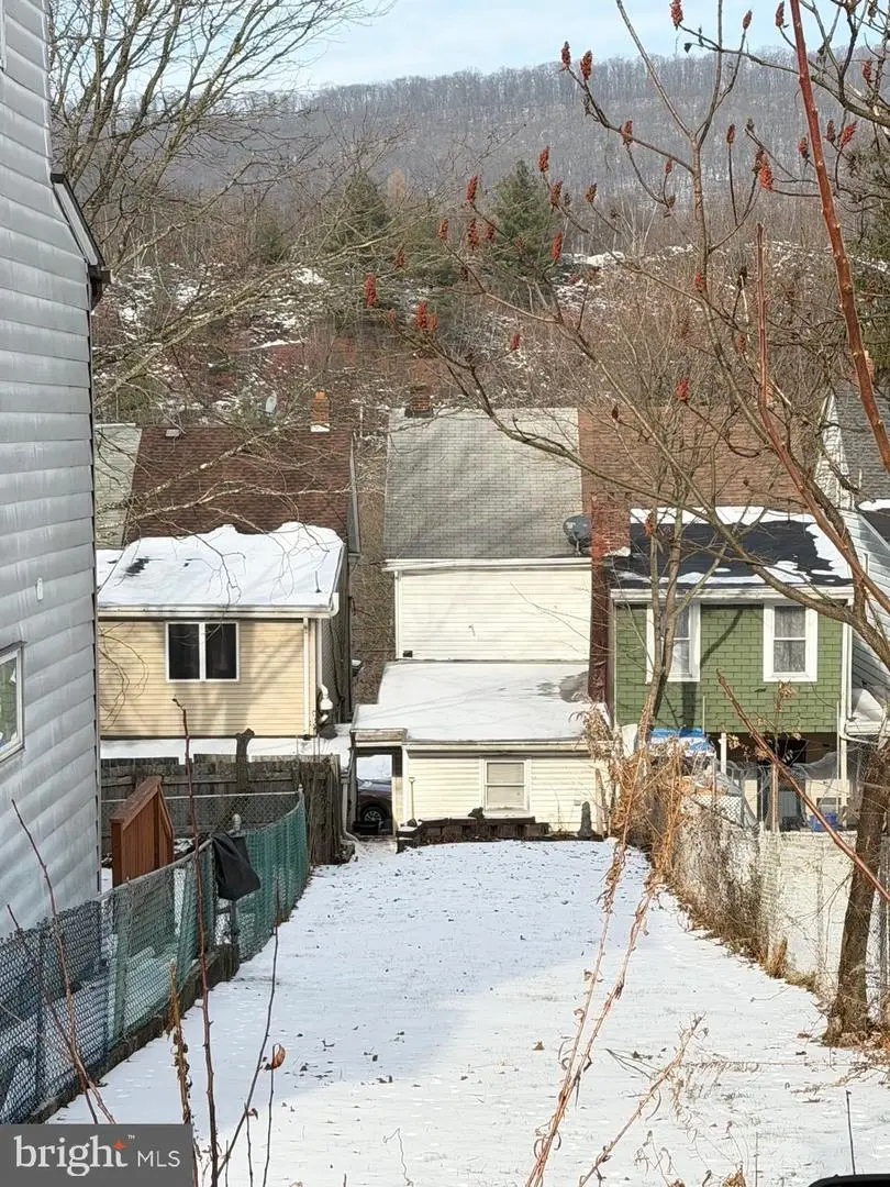 226 W Ridge St, Coaldale, PA 18218 - Image #3