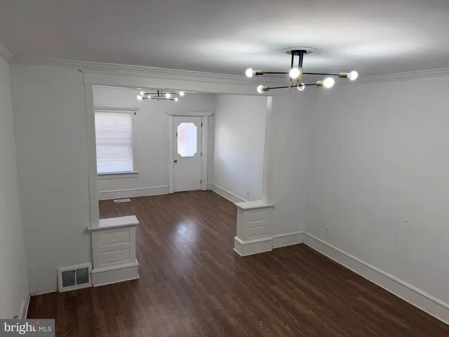 28 S 2nd St, Frackville, PA 17931 - #3