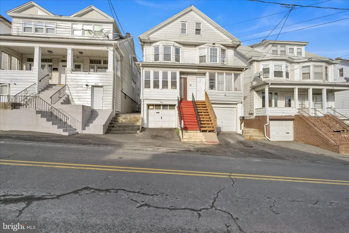209 S Schuylkill Ave, Shenandoah, PA 17976 - #1