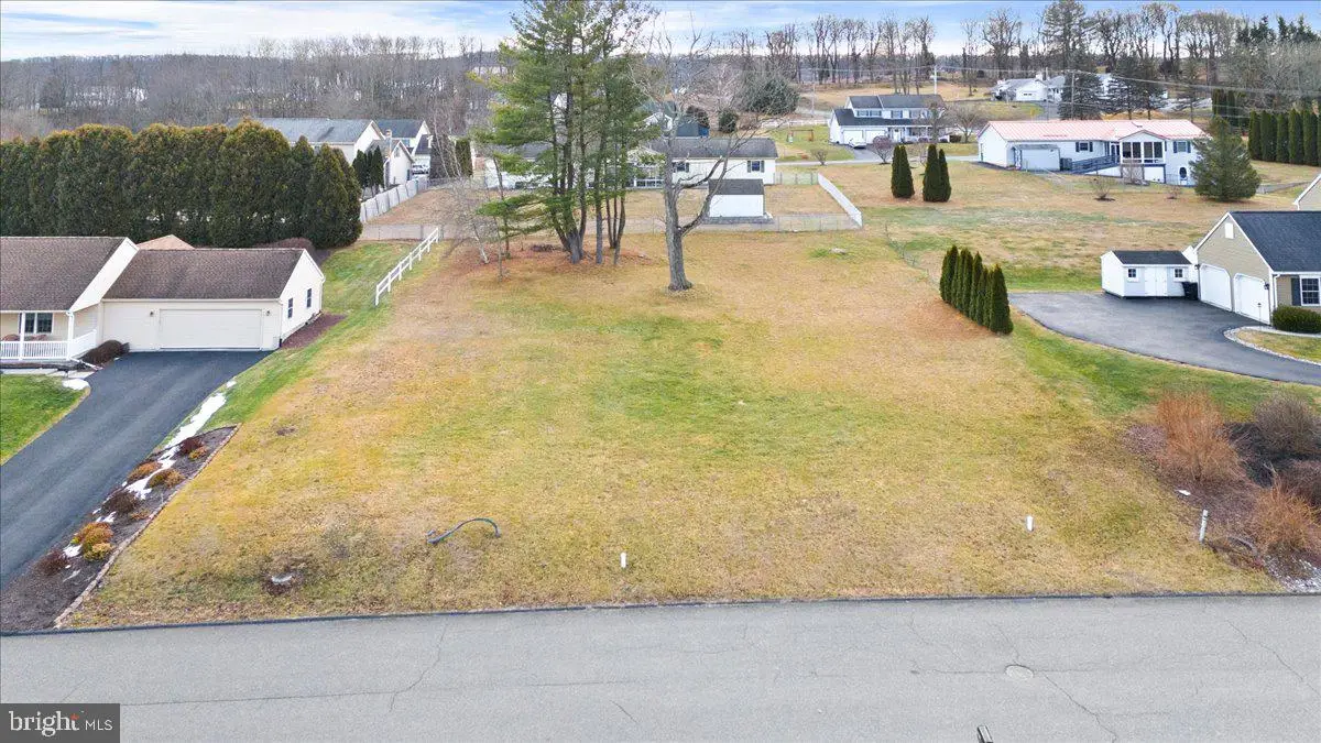 502 Parkmeadow Dr, Pottsville, PA 17901 - Image #1