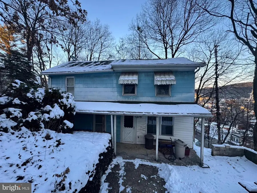 324 N 7th St, Pottsville, PA 17901 - #2