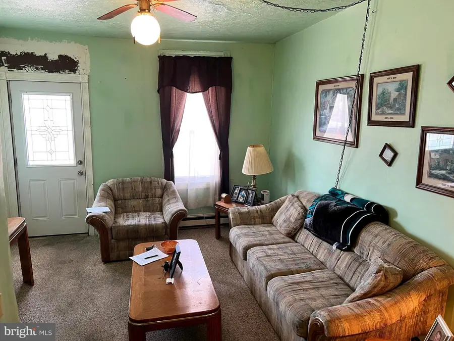 203-1/2 N Lehigh St, Tamaqua, PA 18252 - #3