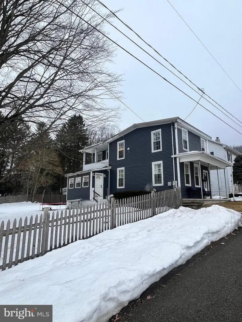 26 N Yohe St, Tower City, PA 17980 - #3