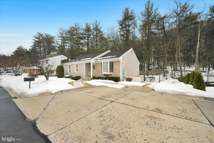 2137 S Woodglen Rd, Pottsville, PA 17901 - #2