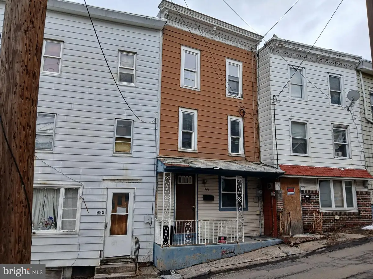 306 S 2nd St, Pottsville, PA 17901 - #1