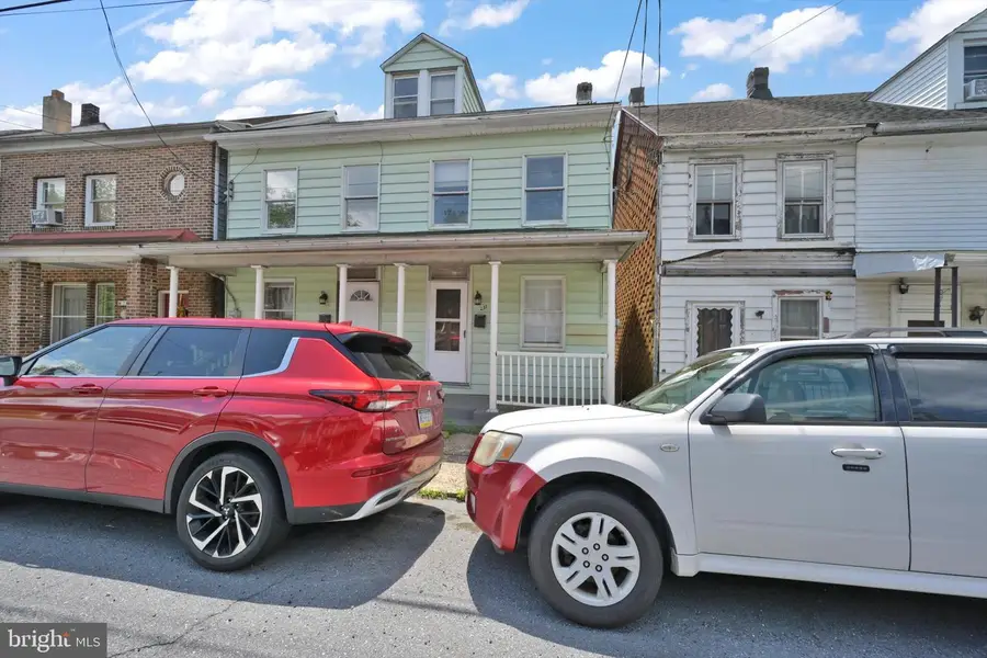 231 Valley St, New Philadelphia, PA 17959 - #3