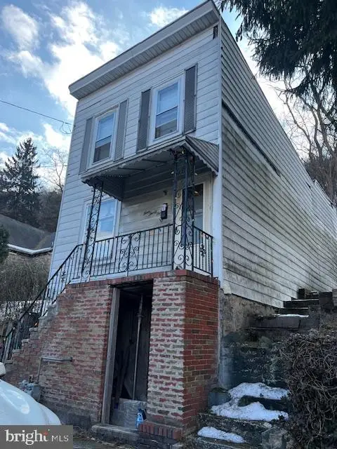 435 Hotel St, Pottsville, PA 17901 - #2