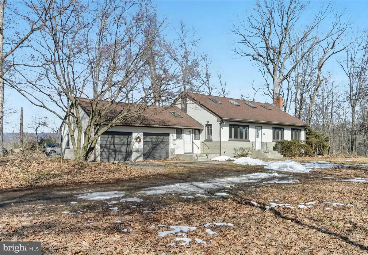 65 Hawk Ln, Schuylkill Haven, PA 17972 - #1